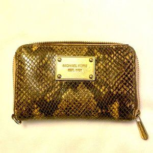 Deep Vintage ?? MICHAEL KORS ?? Faux Leather wallet